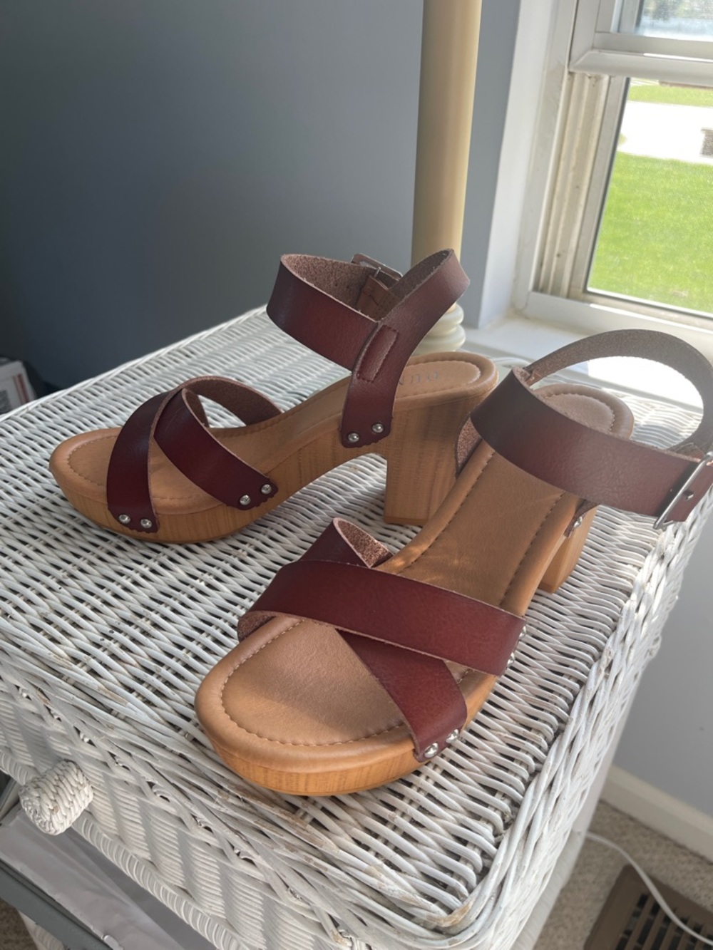 Women's Brown Strappy Block Heel Sandals